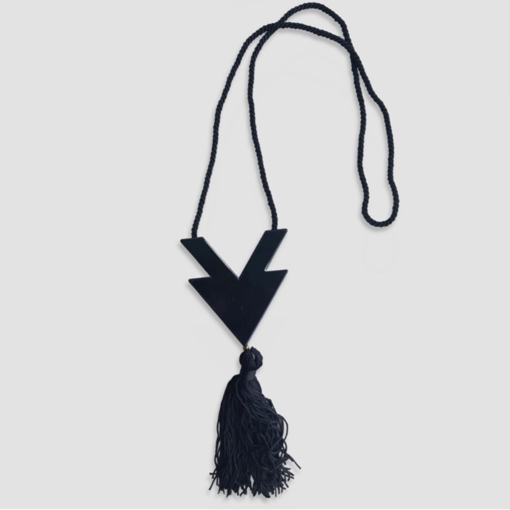 1980s‎ VALENTINO Black V Logo Pendant Necklace - Picture 3 of 10